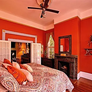 Bed & Breakfast Huge Victorian Beauty Overlooking Forsyth Park, Savannah